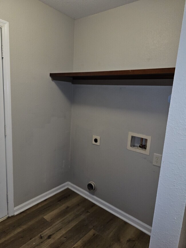 Building Photo - 130 Blackwell Ct