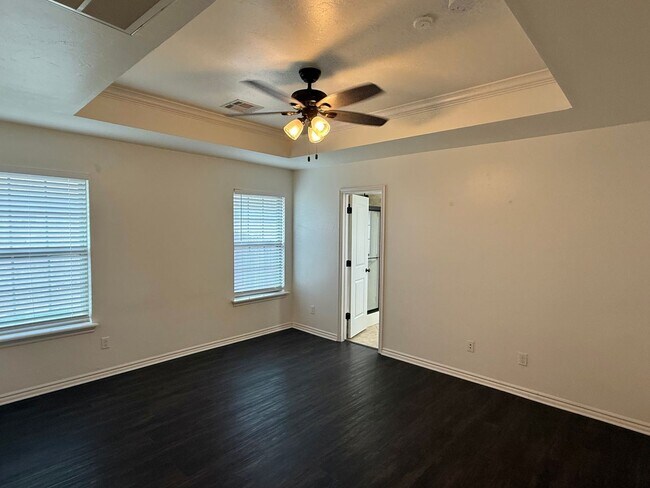 Building Photo - Inviting 3 Bed 2 Bath in Deer Creek Neighborhood