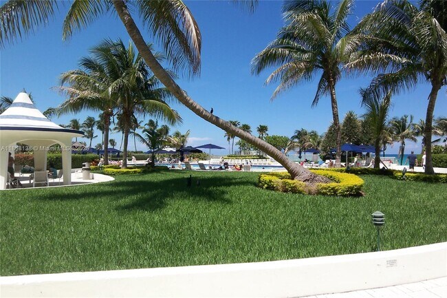 Building Photo - 5151 Collins Ave