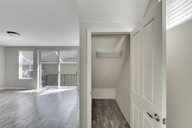 Building Photo - 7322 S Trask St