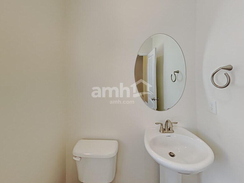 Building Photo - 2335 S Wild Horse Way