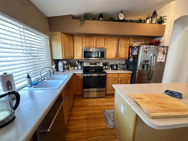 Building Photo - 3 Bedroom 3 Bath - Arapahoe Ridge Erie!