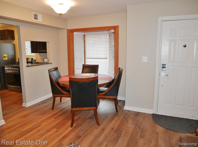 Building Photo - 2298 Browning St