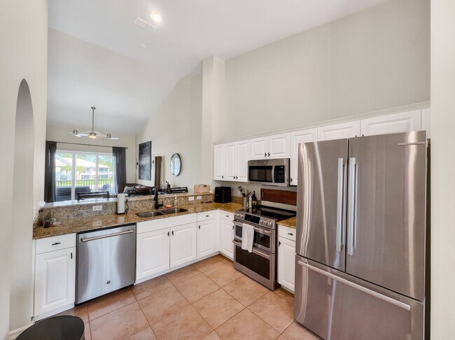 Building Photo - 2 Bed + Flex, 2 Bath Fully Furnished Annual Rental