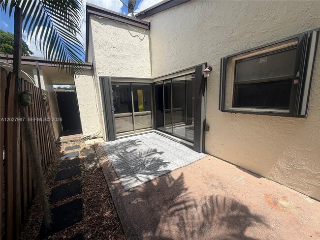 Building Photo - 7105 SW 127th Ct