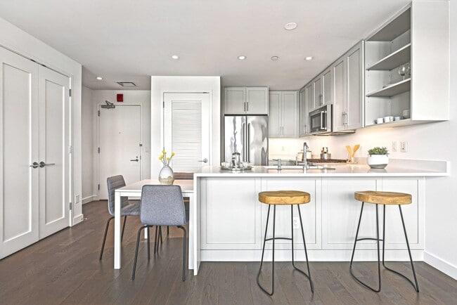 Building Photo - 800 Ave at Port Imperial Blvd