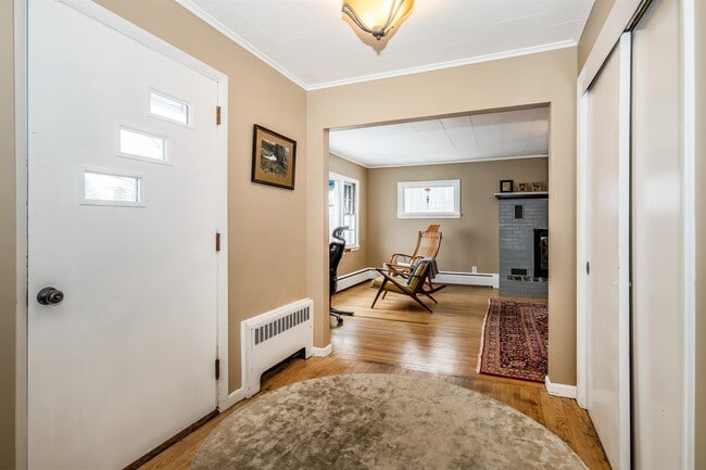 Building Photo - 290 Killington Ave