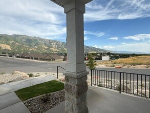 Building Photo - 3090 E Thorley Dr