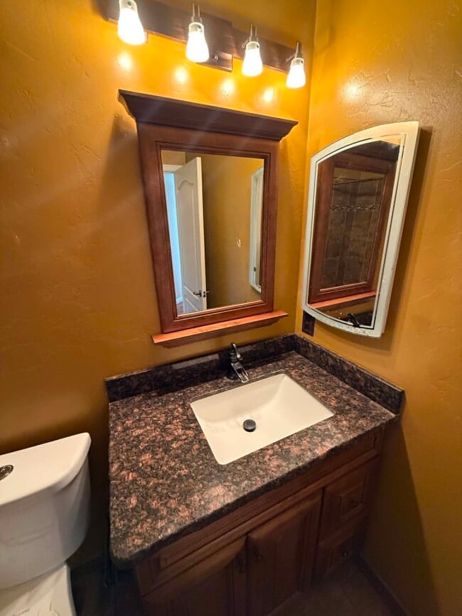 Building Photo - 8370 S Hunnic Dr