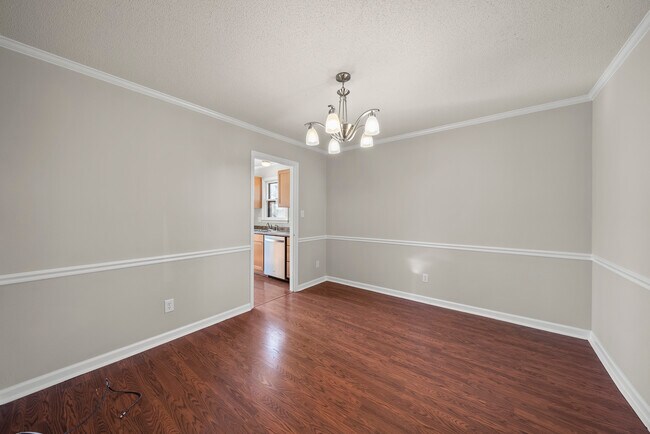 Building Photo - 7404 N Thorncliff Pl