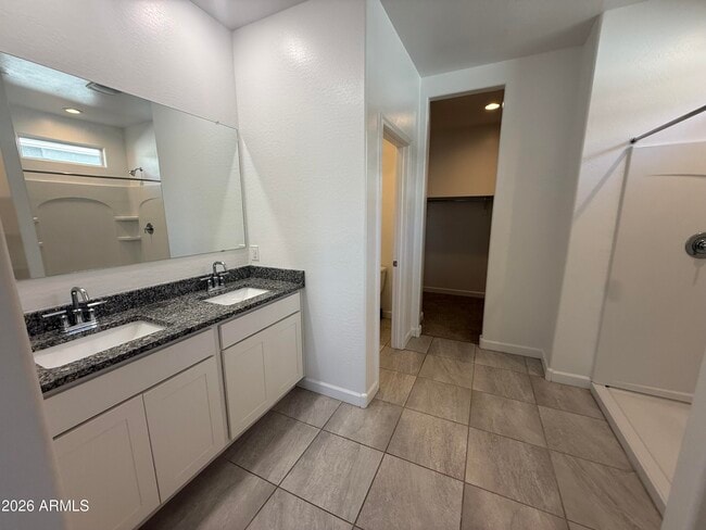 Building Photo - 1723 W Sombra Ave