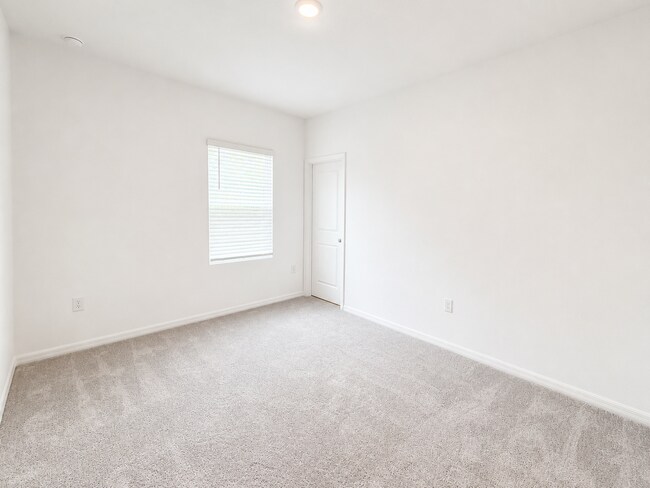 Building Photo - Sabal Terrace Townhomes - New Construction
