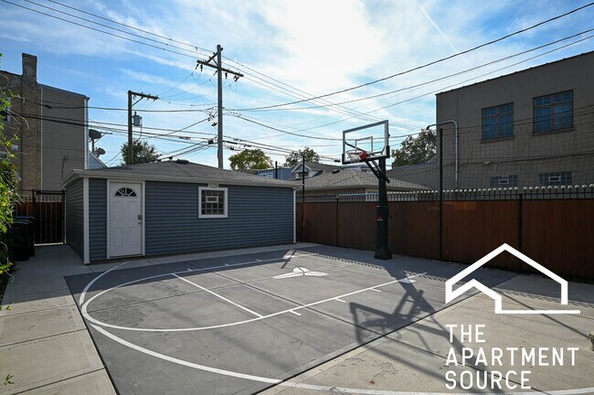 Building Photo - 3707 W Belmont Ave