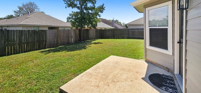 Building Photo - 979 Oak Lynn Dr