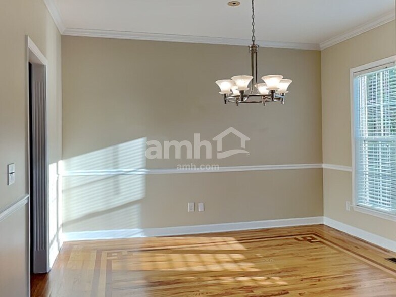 Building Photo - 111 Wynlands Dr