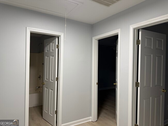 Building Photo - 4209 Zephyrhills Dr