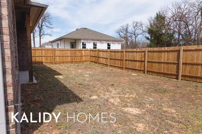 Building Photo - 512 Remington Ave