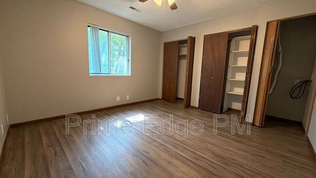 Building Photo - 4621 Prescott Ave