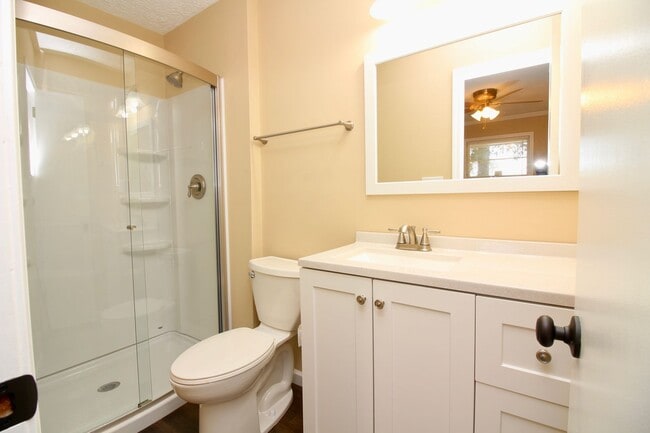 Building Photo - FOR RENT in  North Columbus! Available NOW!