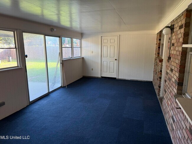 Building Photo - 2507 Middlecoff Dr