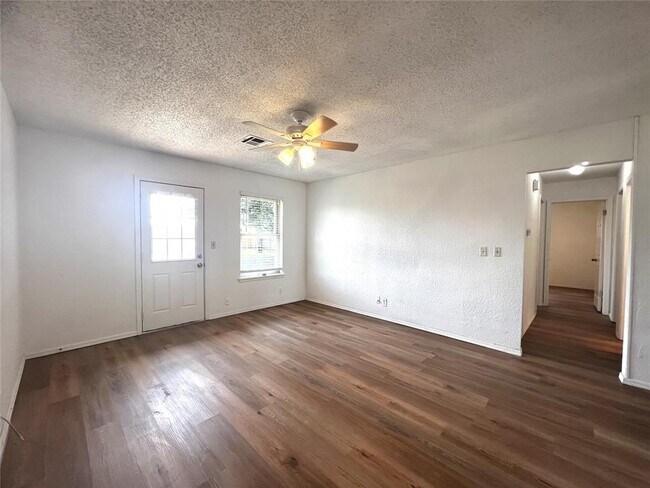 Building Photo - 1024 S Highland Dr