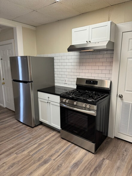 Building Photo - 341 Lakeview Ave