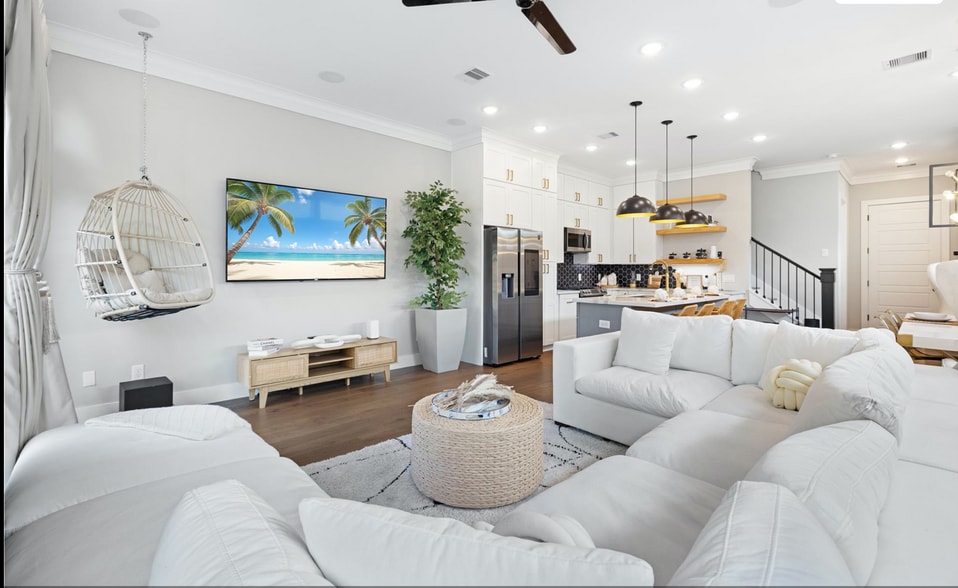 Building Photo - 7033 Avenue L