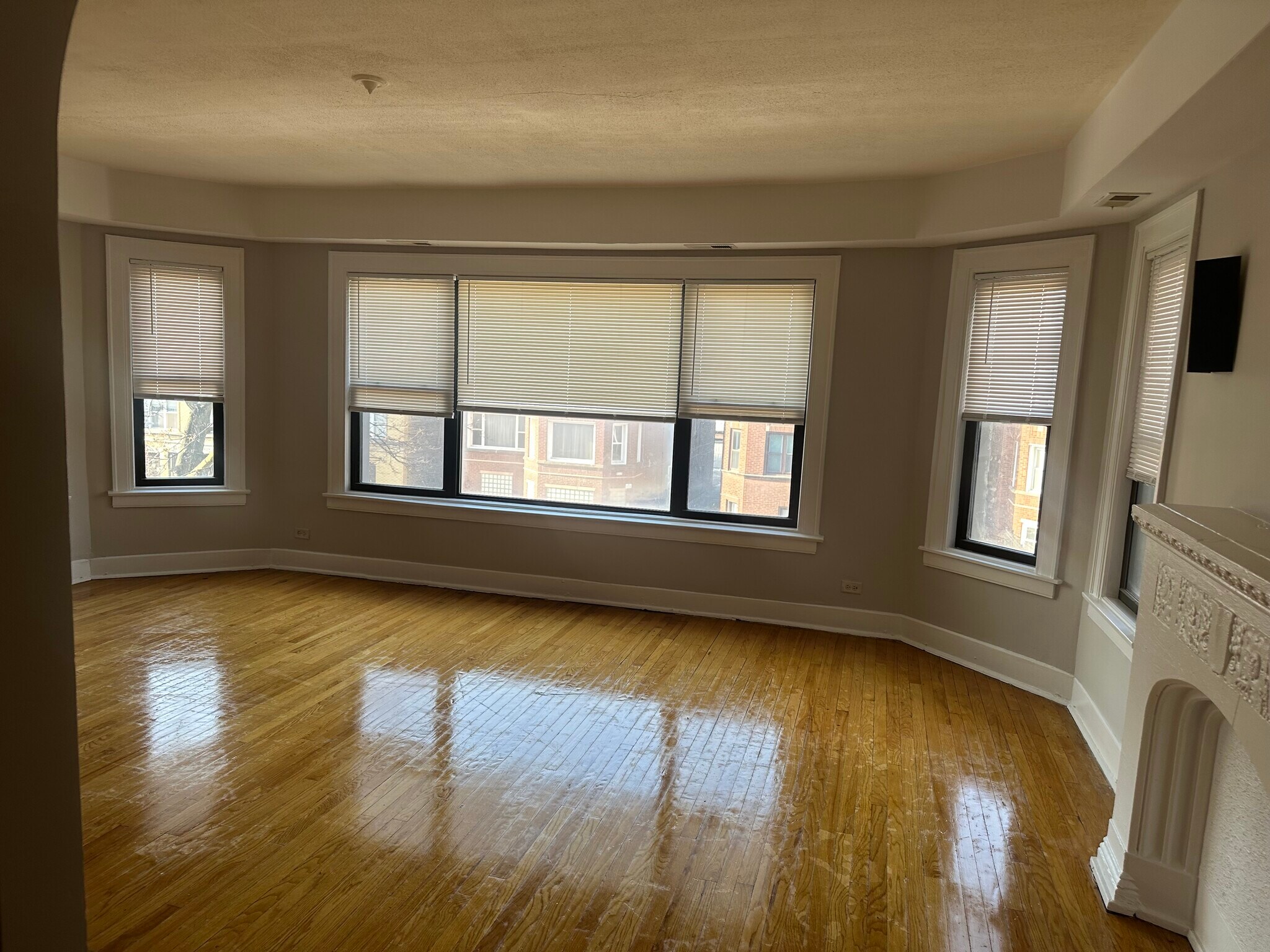 Livingroom - 8009 S Phillips Ave