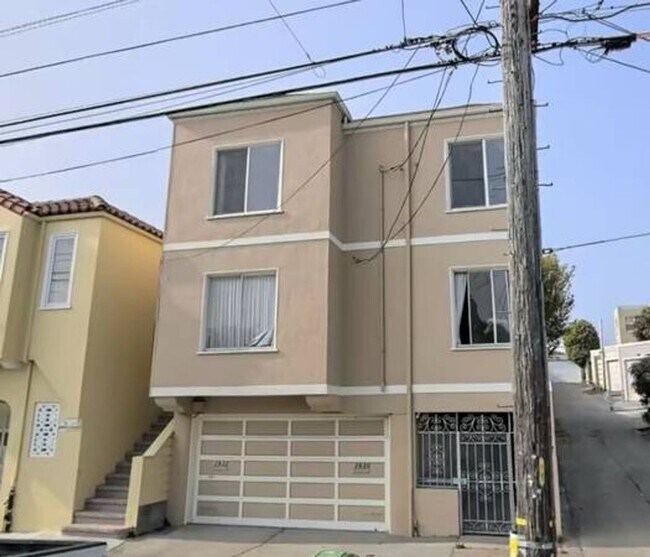 Building Photo - 3630