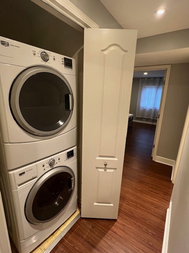 Building Photo - 4318 Belleview Ave