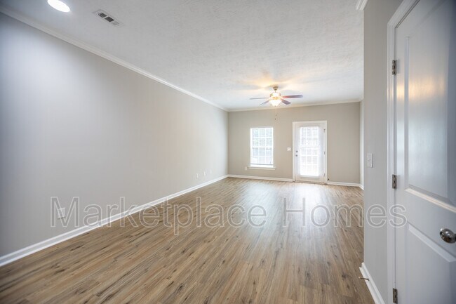 Building Photo - 207 Adderman Dr