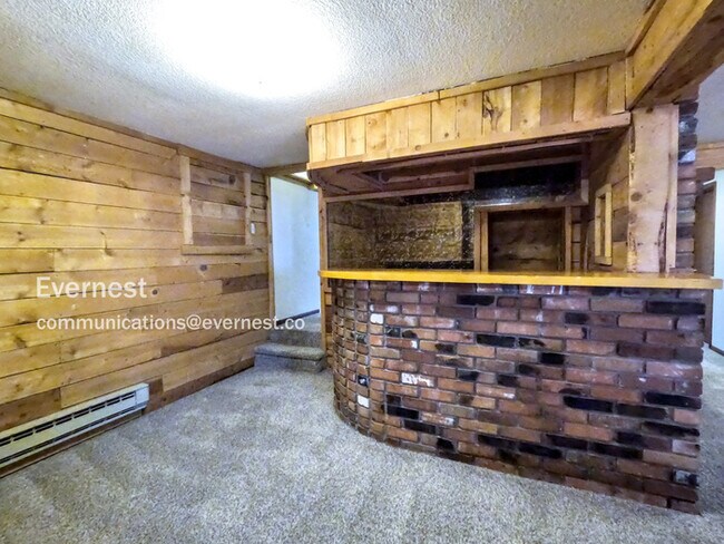 Building Photo - 712 Frontier Ct