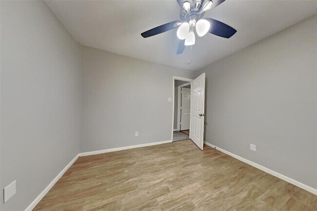 Building Photo - 2146 Berkshire Elm St