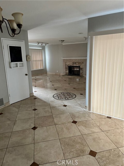 Building Photo - 4701 Sharon Dr