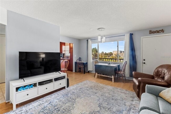 Building Photo - 4460 Ironwood Cir