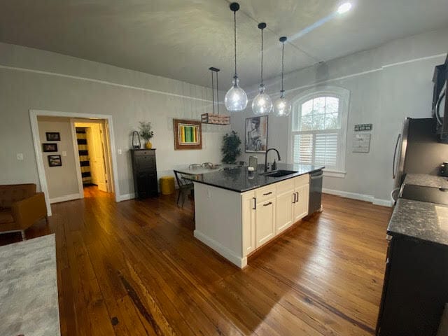 Building Photo - 813 Brewer Ave