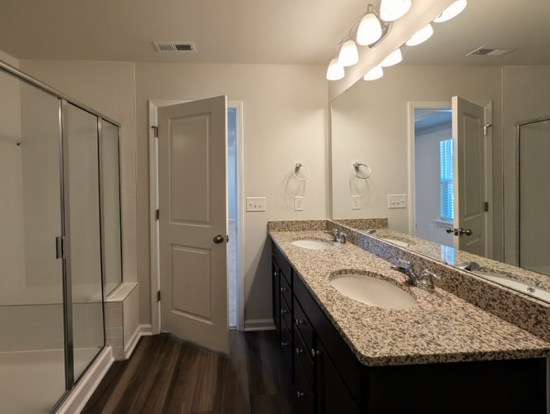 Building Photo - 525 Prestonfield Wy