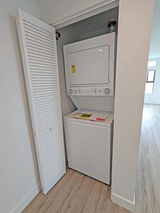 Building Photo - 338 Mariposa Ave