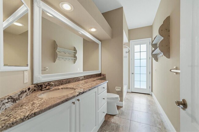 Building Photo - 11709 Clubhouse Dr