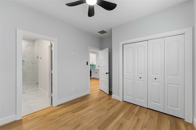 Building Photo - 5420 Elysian St