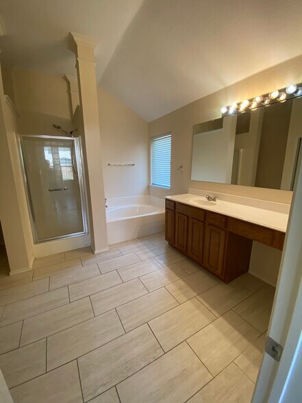 Building Photo - 112 Cherrytree Trl
