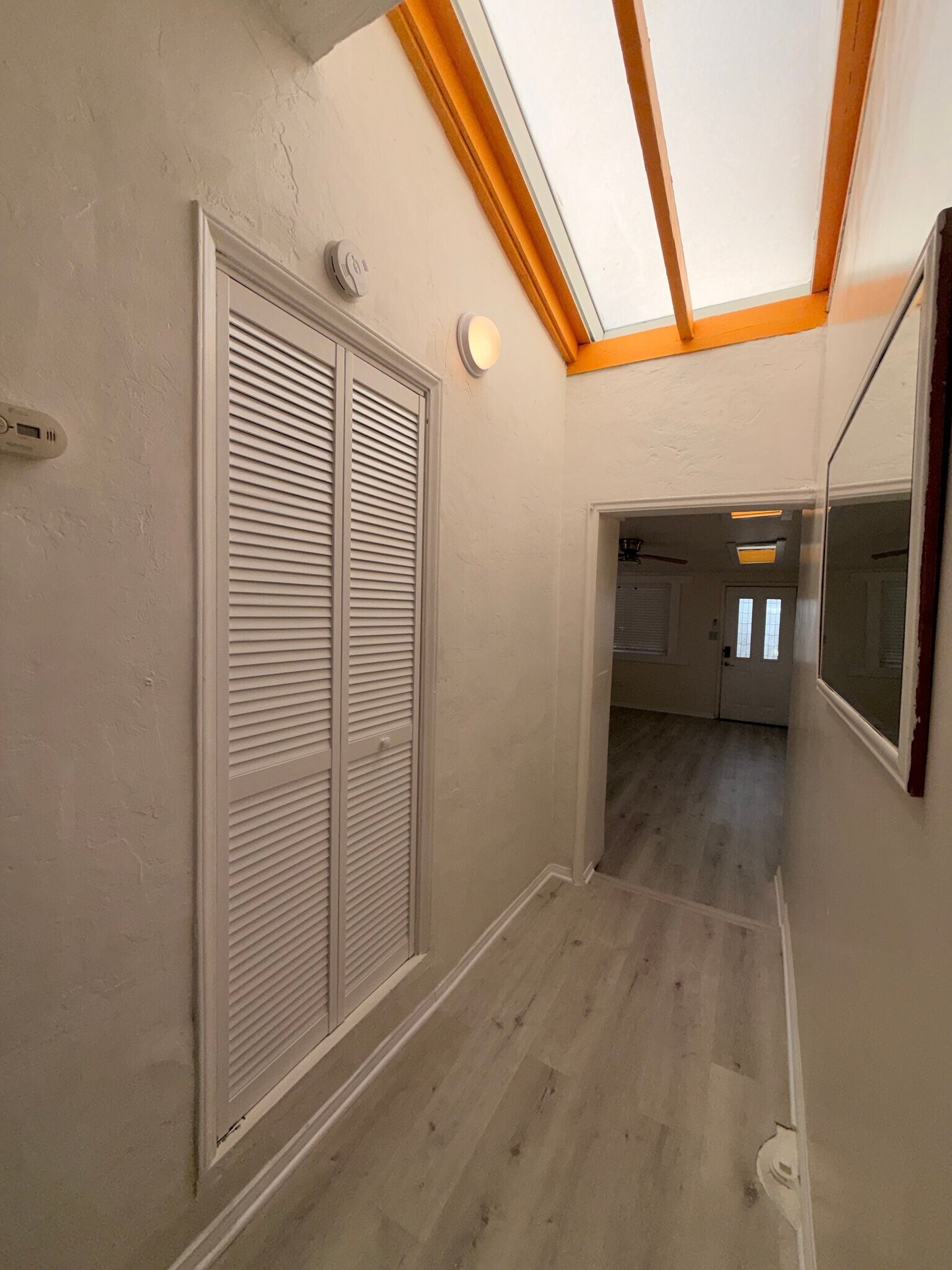 Building Photo - 1050 Hyperion Ave