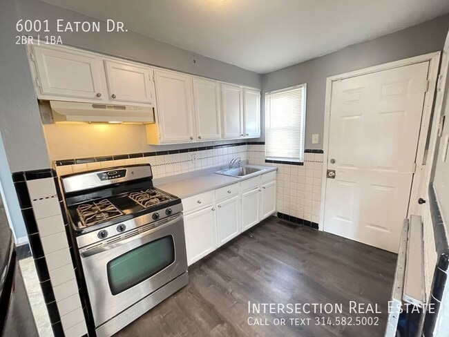 Building Photo - 6001 Eaton Dr