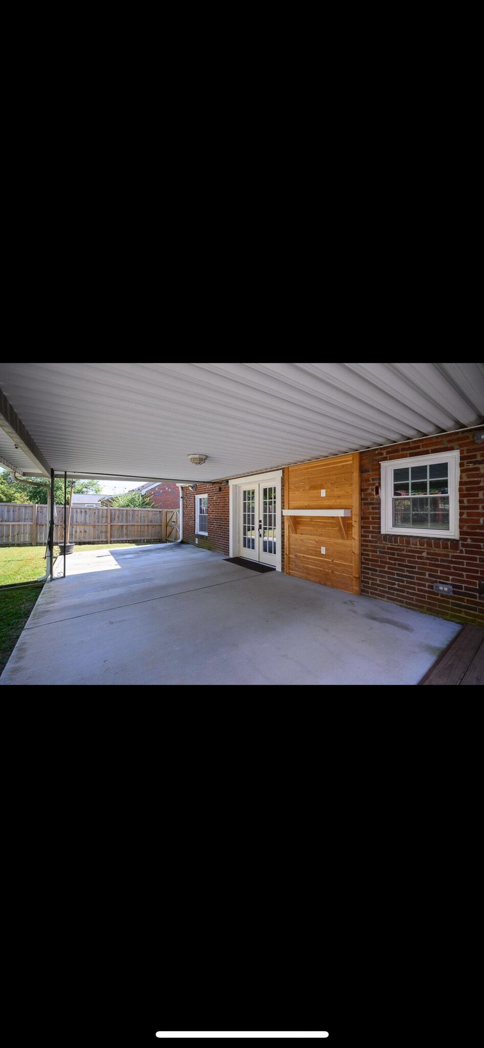 Building Photo - 1131 Kenwood Dr