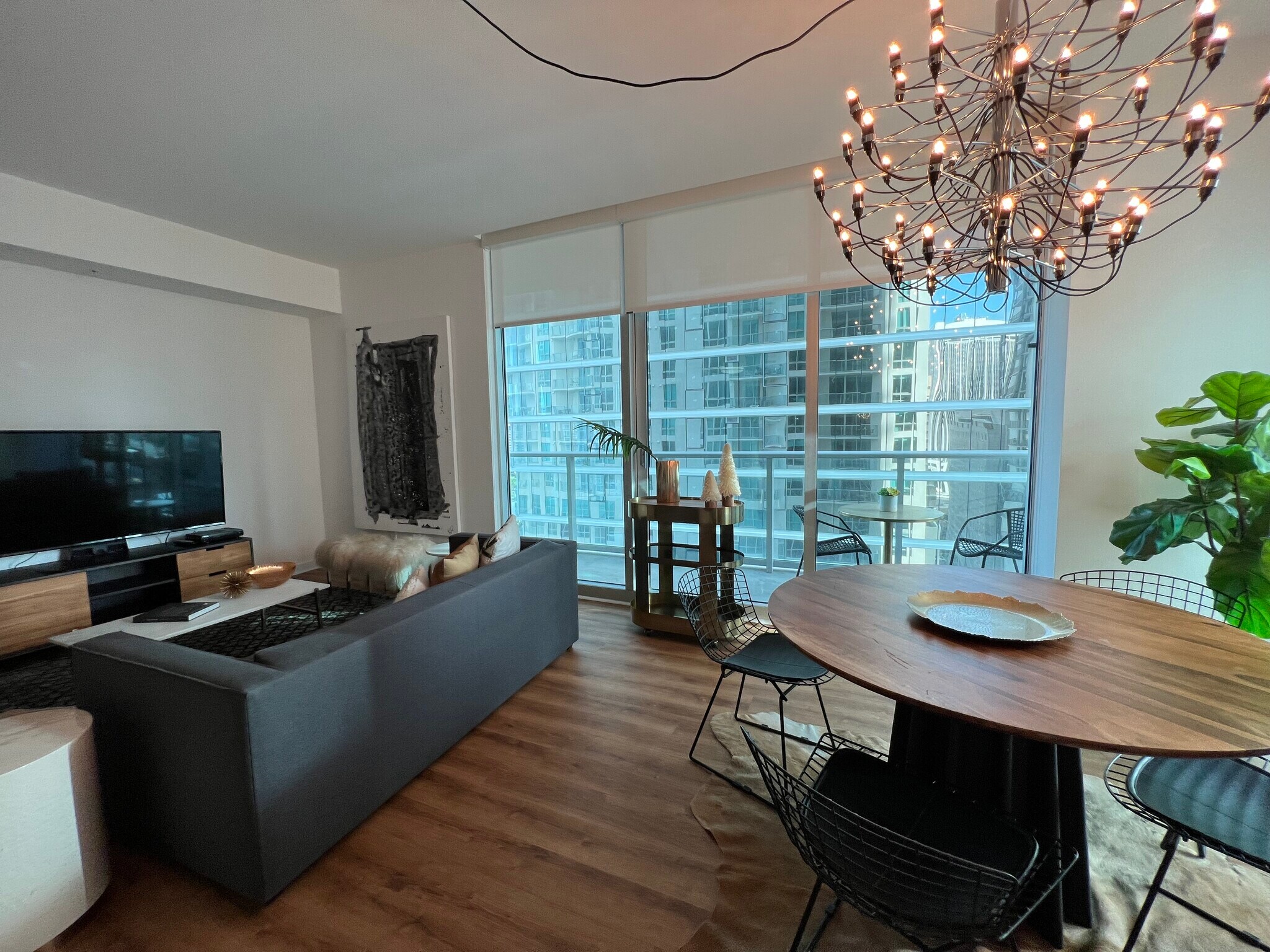Building Photo - 300 S Biscayne Blvd