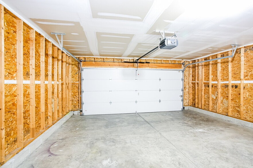 Building Photo - 2456 Ashpoint St