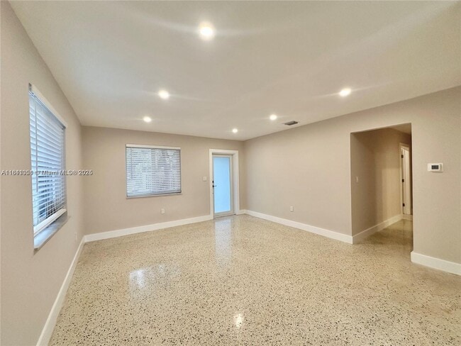 Building Photo - 10302 NW 35th Ct