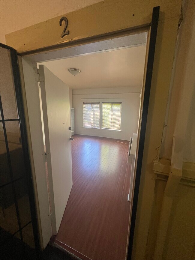 Primary Photo - 201 Toluca N St