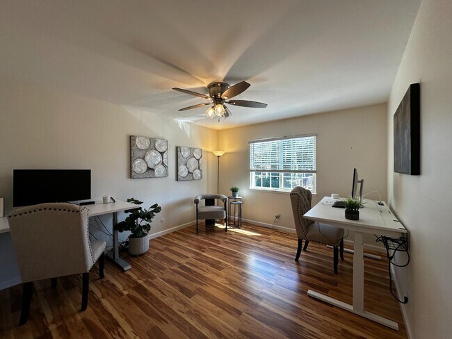 Building Photo - 2172 La Salle Dr