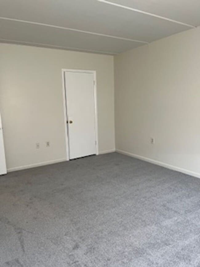 Building Photo - Charming 2 Bedroom 1 bath unit at Habana Park!